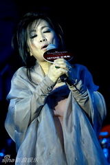 幻灯组图：珍爱女人齐聚北京 巡演发布经典连唱