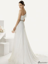 组图：超模芭芭拉唯美婚纱写真 典雅纯净秀美背