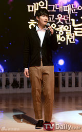 组图：韩团2AM暌违3年携新专辑回归举行发布会