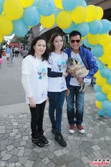 组图：林忆莲出席狗狗同乐日 陈嘉桓呼吁领养