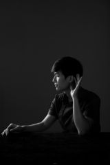 组图：陈楚生31岁生日写真 表达纯粹态度