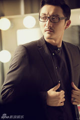 组图：涂松岩海量帅气私搭照多样造型