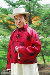 幻灯图：《小站风云》定妆照曝光 杨若兮搭配陈昭荣