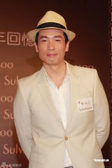 组图：徐子淇疑似走光引媒体狂拍