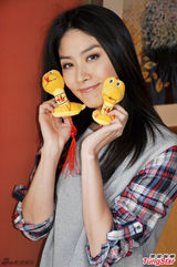 组图：陈慧琳曝新春写真蛇年送祝福