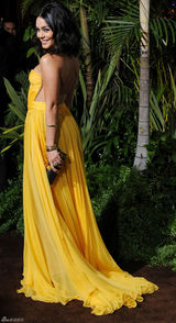 组图：瓦妮莎-哈金斯亮相《地心历险记2》首映