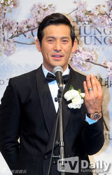 组图：韩星吴志浩大婚落泪 张赫等好友道贺