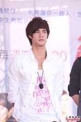 组图：汪东城推演《变4》 自断进好莱坞之路