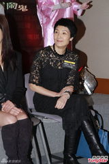 组图：任达华生日许愿 陈慧琳叹彻夜开工恐怖