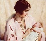 组图：英乔治小王子受洗 各国王室宝宝洗礼盘点