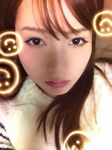 组图：波多野结衣嘟嘴卖萌 身穿性感吊带狂自拍