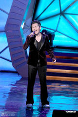 高清图：棒棒堂曹格等录制节目 劲歌热舞场面火爆