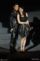 组图：苏永康台北感性开唱 周蕙与胡夏助阵