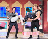 组图：飞轮海潮装录节目 大玩游戏积极互动