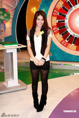 高清组图：靓模A.Lin上综艺被打手板 笑言放得开