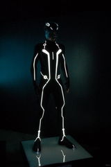 高清图：动漫展专访迈克尔-辛 和小浪亲密接触