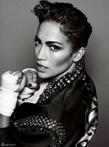 组图：詹妮弗-洛佩兹拳击手造型登封面秀别样性感