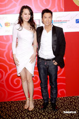 幻灯图：贡米签约黎明旗下 舒淇红装现身与旧爱同台