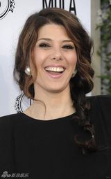 幻灯图集：名品店加州开张 阿尔芭贝瑞等美人捧场