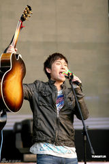 组图：品冠亮相东方风云榜音乐营 郭书瑶黄玲献唱 