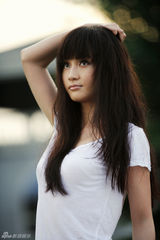 组图：姚笛休闲风写真曝光 向“国民女友”看齐