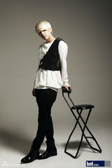 组图：韩男团B.A.P拍写真展阳光帅气青春活力