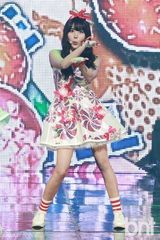 组图：韩团2NE1《M countdown》打榜拿第一