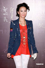 幻灯图：李玟自曝曾见MJ 巨星称赞coco名字很好听 