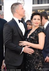 组图：奥斯卡红毯-钱宁-塔图姆热吻怀孕娇妻