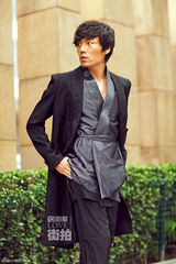 明星爱街拍：秦昊夏日型男LOOK