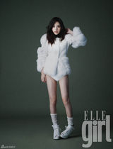 高清图：韩星闵孝琳变身纯白天使 内衣外穿展诱惑