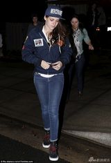 组图：暮光女独自过感恩节 情绪低落身材发福