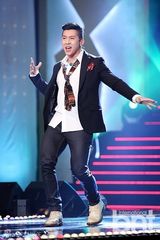 组图：Brain与男团M.pire等出席亚洲模特大赏