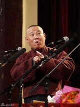 组图：德云社相声专场五世同堂 郭德纲儿子登台实践