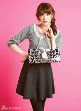 组图：日本模特宫田聪子示范89款秋季服饰搭配