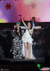 组图：阮兆祥个唱首场开锣 徐子珊王祖蓝助阵