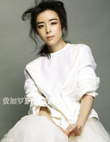 组图：张静初黑白色系大片演绎硬朗风情