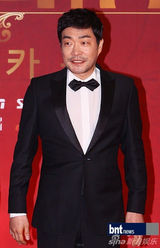 组图：《2012SBS演技大赏》孙贤株夺魁