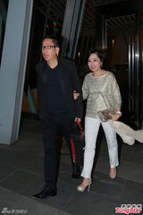 组图：乐易玲开生日派对 TVB花旦小生齐到贺