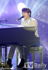 组图：CNBLUE录《The Show》 ToHeart表现抢眼