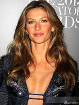 组图：邦辰蓝裙亮相颁奖礼 真空中门大开秀美乳