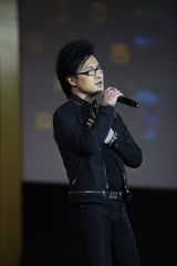 高清组图：2011微博之夜 汪峰《春天里》压轴