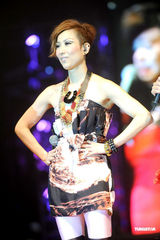 组图： 荃加福禄寿演唱会 汪明荃变身宇宙女皇