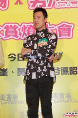 组图：《男人如衣服》迎中秋 林峰与熊黛林比高