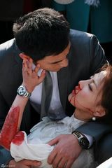 组图：《寻人启事》将播 贾青李光洁“日久生情”