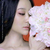 组图：严艺丹《无果》造型曝光 红妆素裹中国风