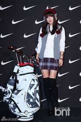 组图：洪秀儿吴智昊等出席活动展运动时尚