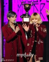 组图：Trouble Maker贴身辣舞惹火夺冠泪流满面