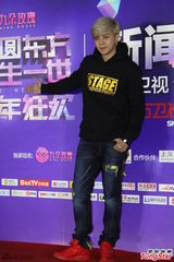 组图：罗志祥自曝爱买女装 调侃自己比较娘