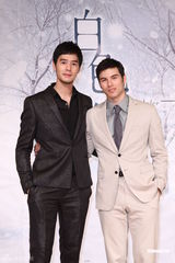 组图：凤小岳喜欢北海道雪景 谢欣颖首次升格女主角